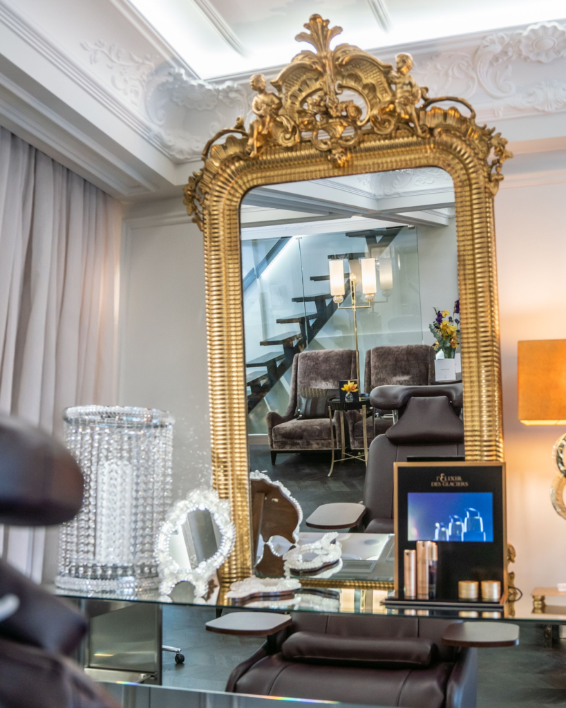 Medloft Beauty Couture makeup station